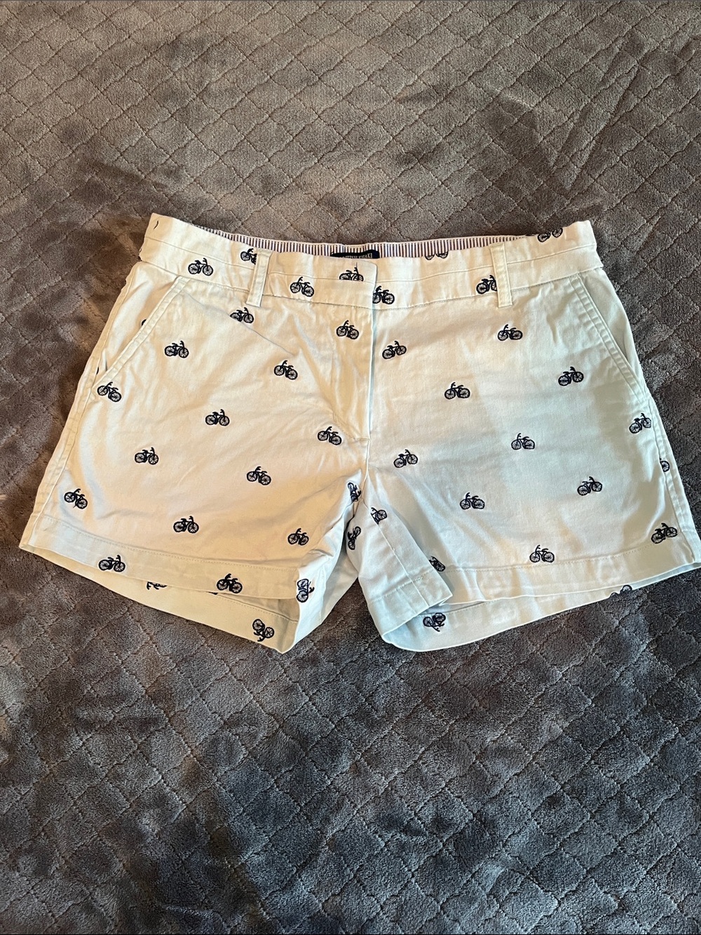 British Khaki light green Shorts with Navy Bicycle Embroidery‎ size 4